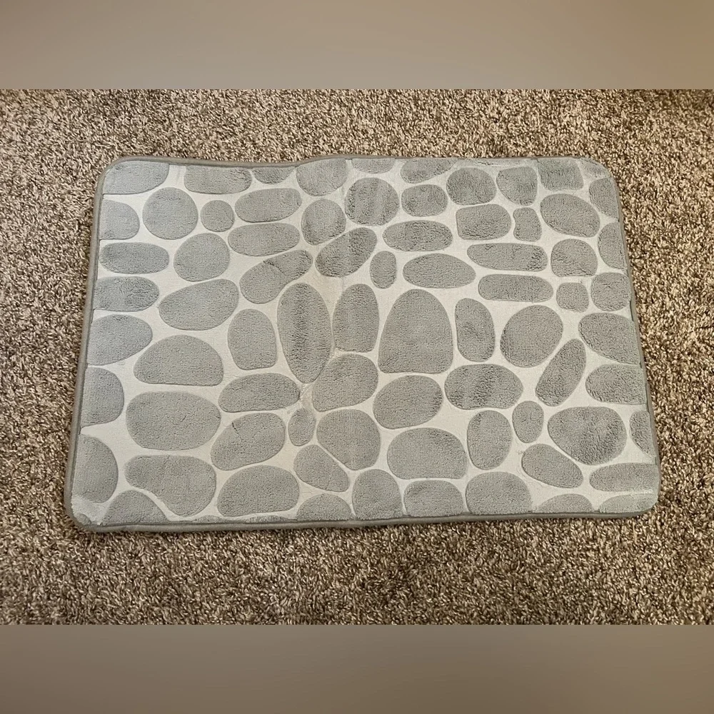 NEW BATHROOM RUG GREY COLOR